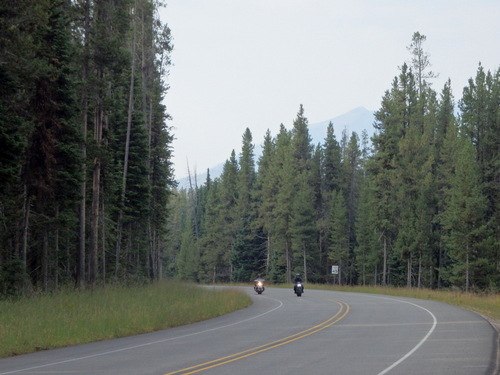 GDMBR: We frequently wave at motorcyclists and we frequently get waved by motorcyclists.